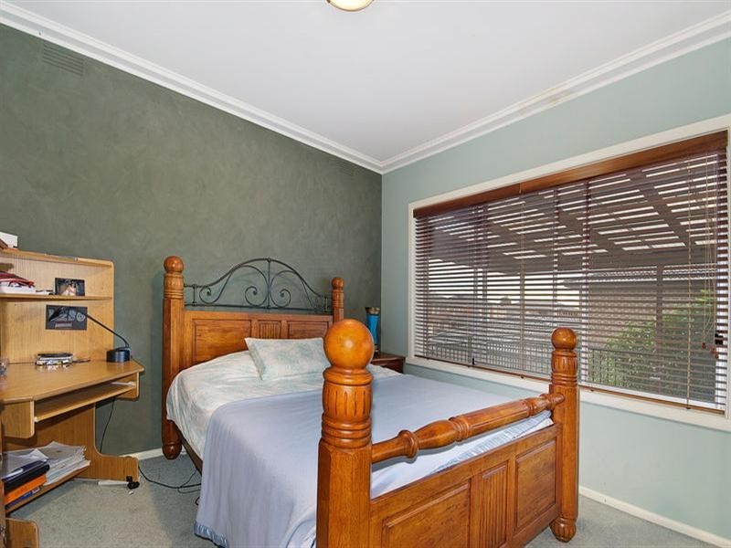 61 Scotsburn Avenue, Oakleigh South VIC 3167