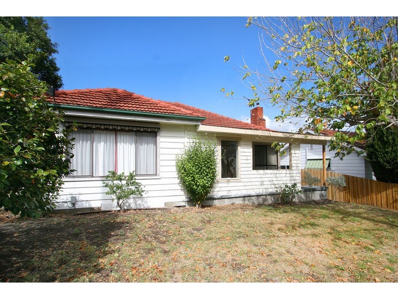 18 Waverley Road, Chadstone VIC 3148