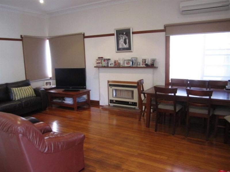 8 John Street, Bentleigh East VIC 3165