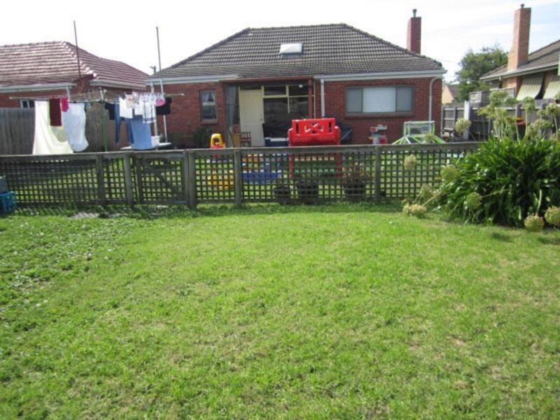 8 John Street, Bentleigh East VIC 3165