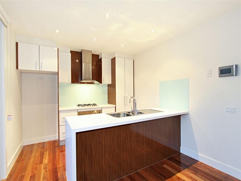 2/19 Faulkiner Street, Clayton VIC 3168