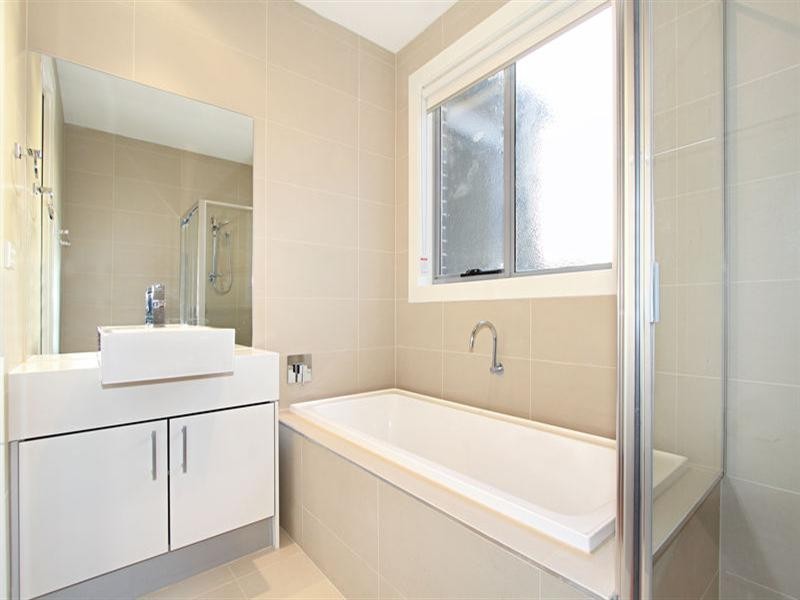 2/19 Faulkiner Street, Clayton VIC 3168