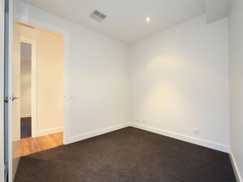 2/19 Faulkiner Street, Clayton VIC 3168