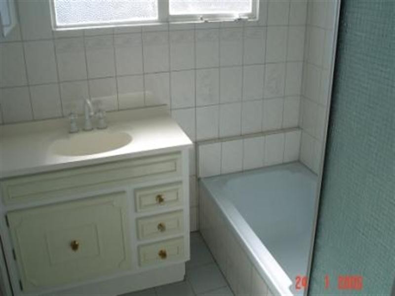 8 Burton Street, Chadstone VIC 3148