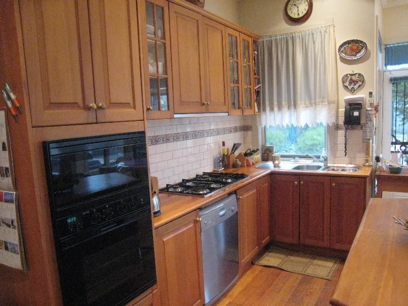 9 Euston Road, Hughesdale VIC 3166