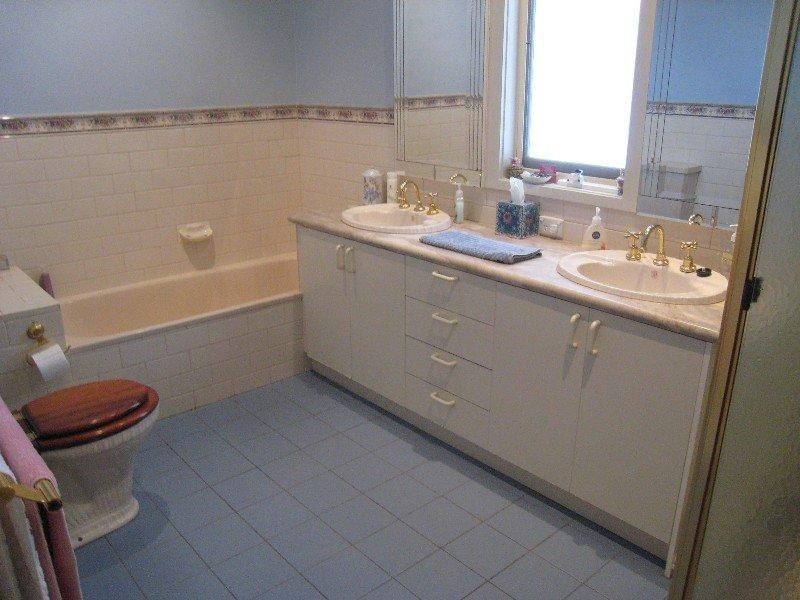 9 Euston Road, Hughesdale VIC 3166