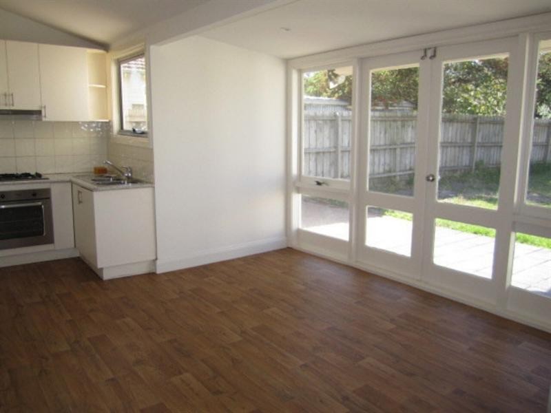 34 Clapham Road, Hughesdale VIC 3166