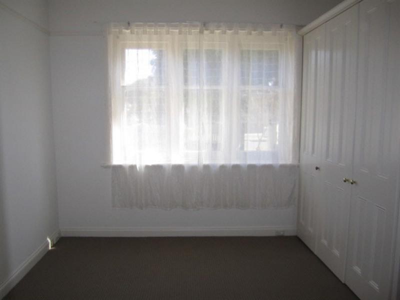 34 Clapham Road, Hughesdale VIC 3166