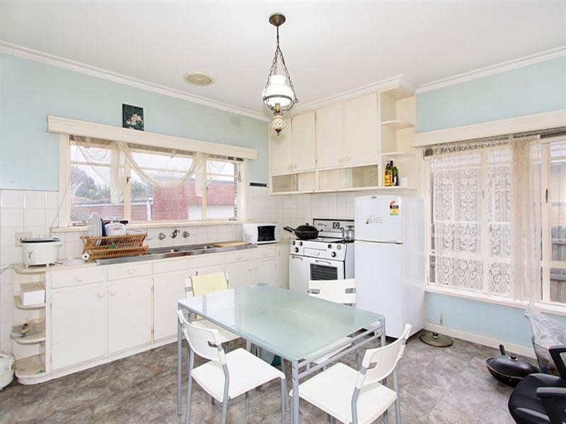 82 Ormond Road, Clayton VIC 3168