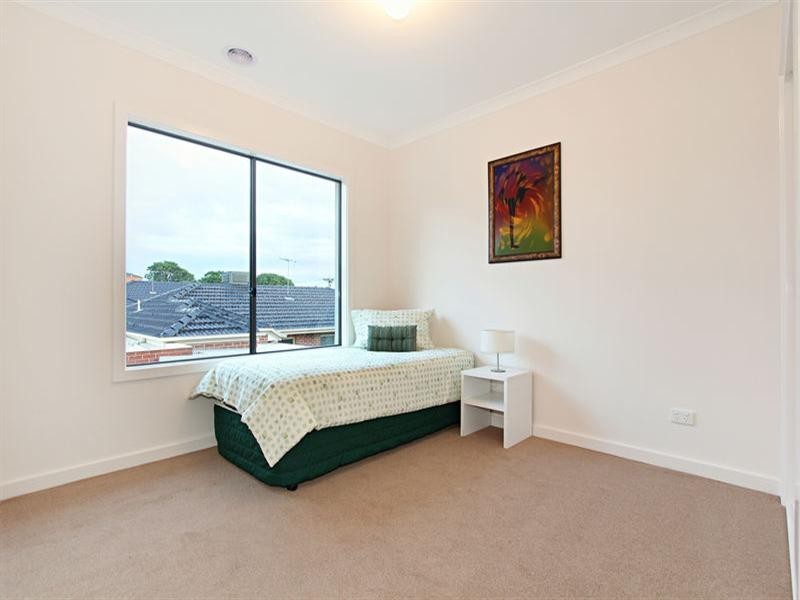 26 Fairland Avenue, Oakleigh East VIC 3166