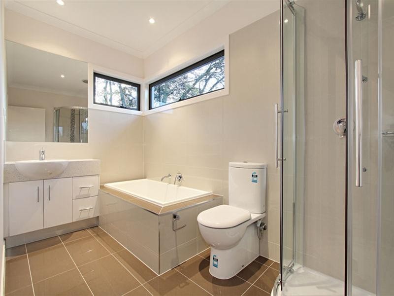 26 Fairland Avenue, Oakleigh East VIC 3166