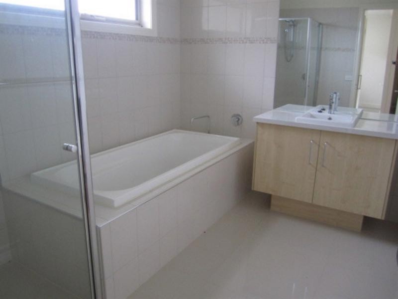 2/354 Haughton Road, Clayton VIC 3168