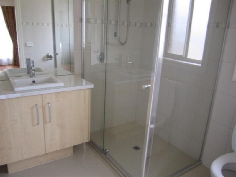 2/354 Haughton Road, Clayton VIC 3168