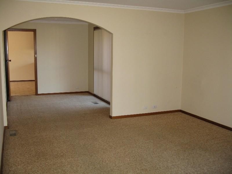 1/1863 Dandenong Road, Oakleigh East VIC 3166