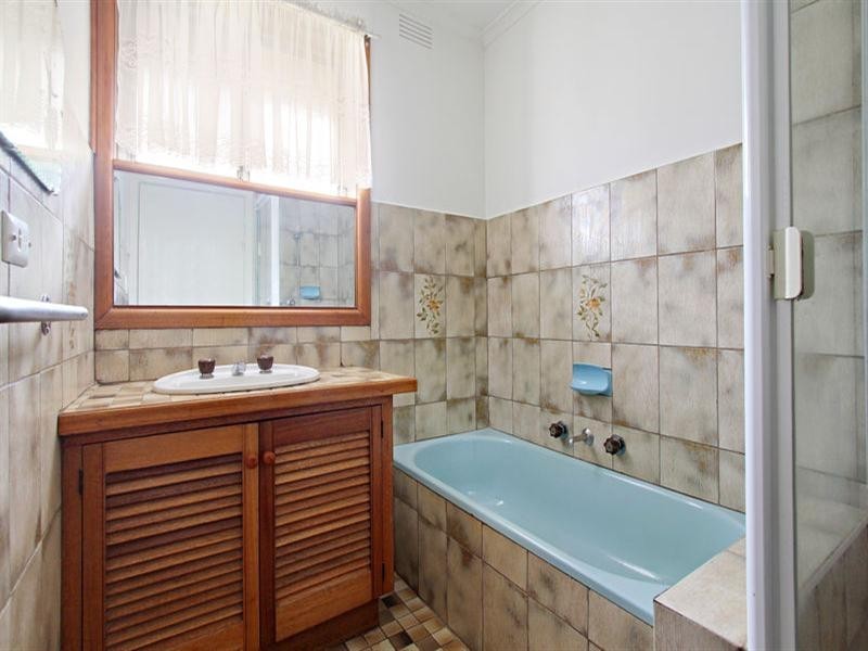 18 Helena Street, Clayton South VIC 3169