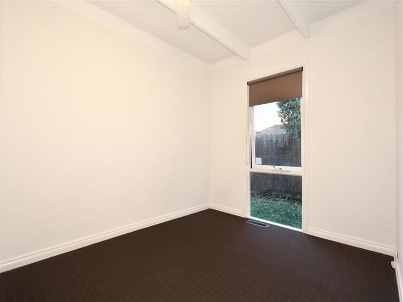 2/105 Golf Road, Oakleigh South VIC 3167