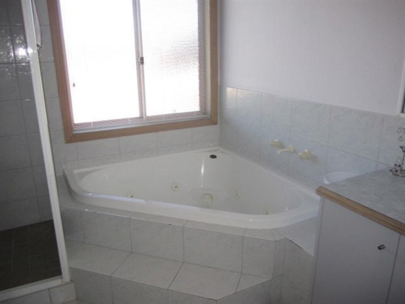 14 Kelrinda Close, Oakleigh South VIC 3167