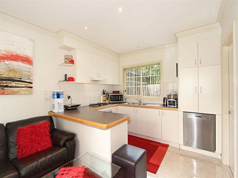 2/18 Calista Avenue, Oakleigh East VIC 3166