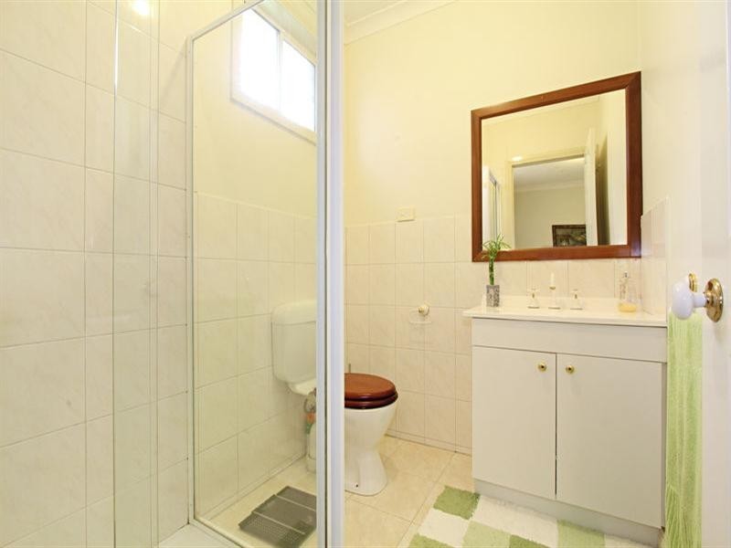 2/18 Calista Avenue, Oakleigh East VIC 3166