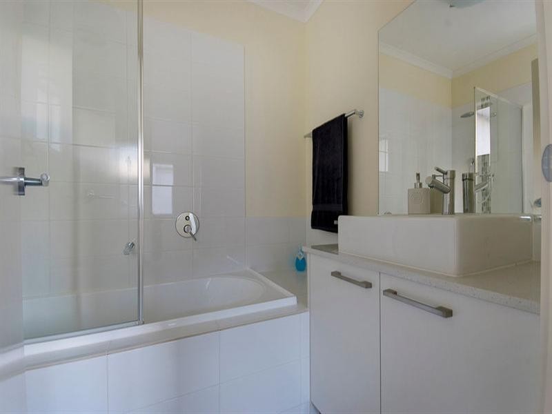 1/77-79 Harlington Street, Clayton VIC 3168