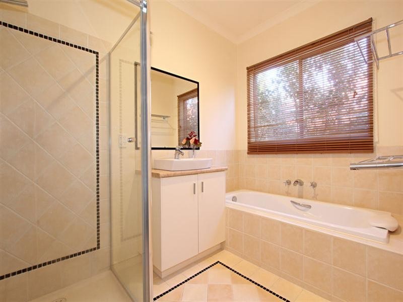 6 Sorrento Avenue, Point Cook VIC 3030