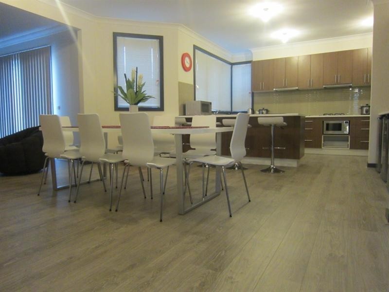 2/4 Hilltop Avenue (Room 7), Clayton VIC 3168