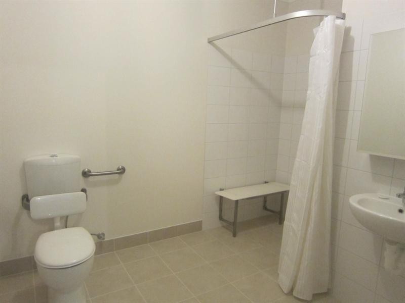 2/4 Hilltop Avenue (Room 7), Clayton VIC 3168