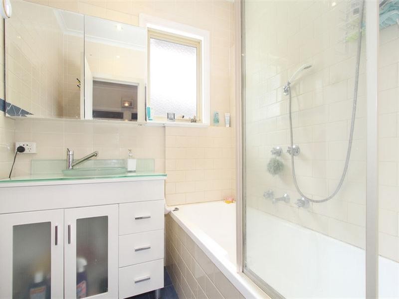 11 Coolac Street, Chadstone VIC 3148