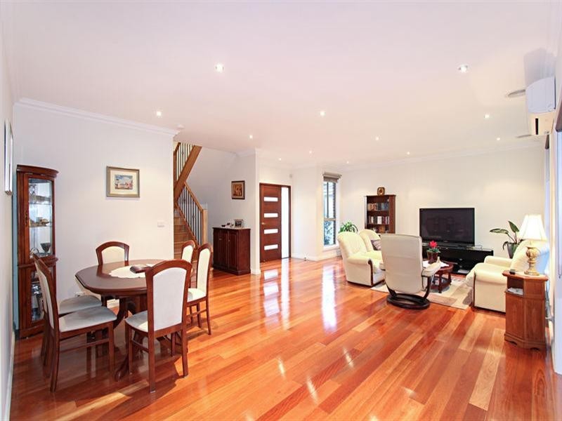 2/24 Emerald Avenue, Mount Waverley VIC 3149