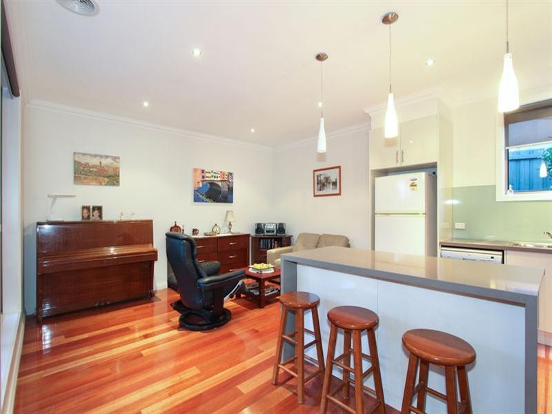 2/24 Emerald Avenue, Mount Waverley VIC 3149