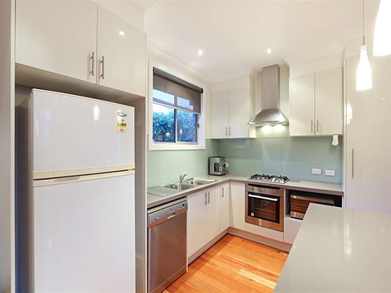 2/24 Emerald Avenue, Mount Waverley VIC 3149