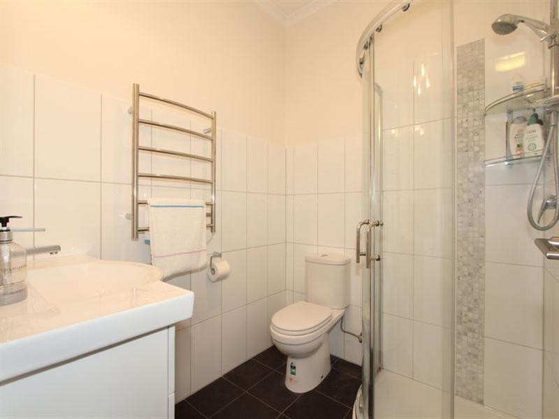 2/24 Emerald Avenue, Mount Waverley VIC 3149