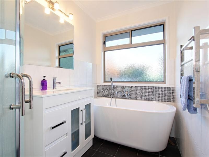 2/24 Emerald Avenue, Mount Waverley VIC 3149