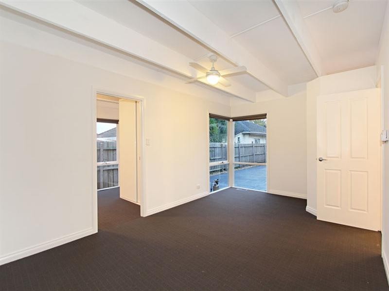 2/105 Golf Road, Oakleigh South VIC 3167