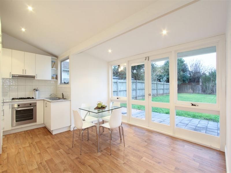 34 Clapham Road, Hughesdale VIC 3166