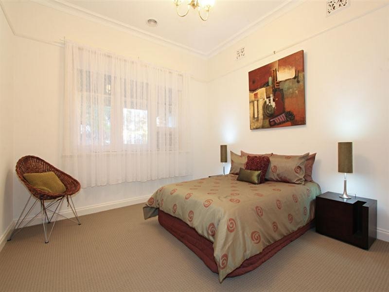 34 Clapham Road, Hughesdale VIC 3166