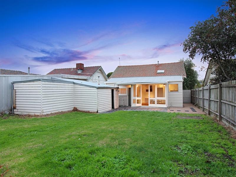 34 Clapham Road, Hughesdale VIC 3166