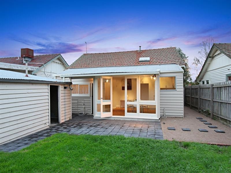34 Clapham Road, Hughesdale VIC 3166