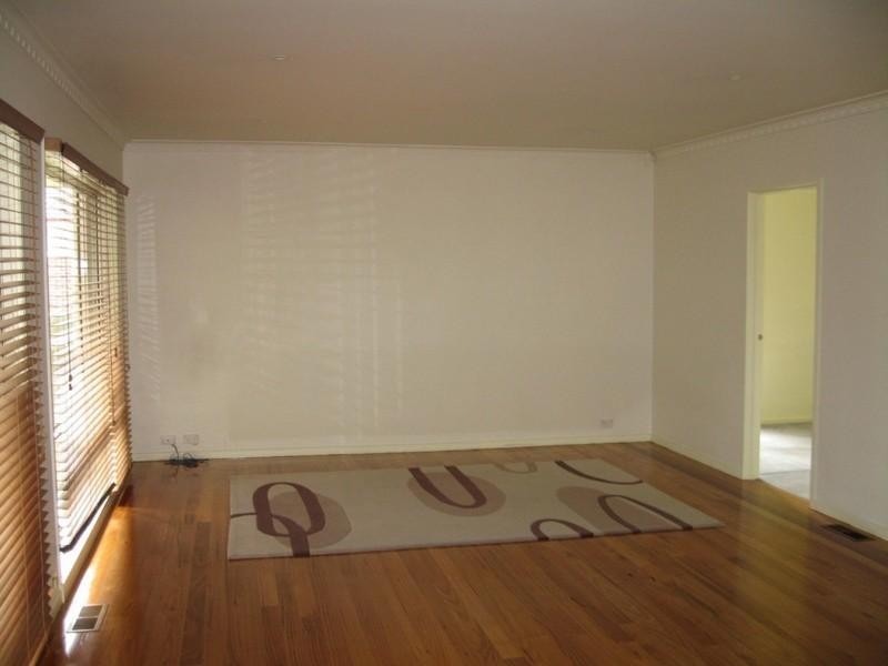 2/11 Therese Avenue, Mount Waverley VIC 3149