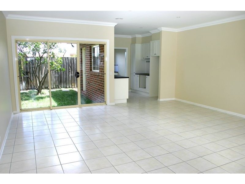 2/72 Power Avenue, Ashwood VIC 3147