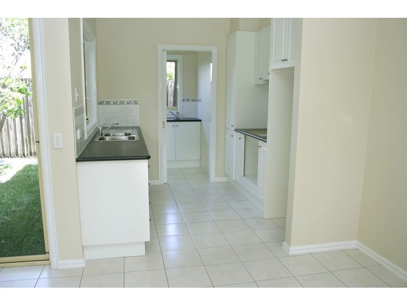 2/72 Power Avenue, Ashwood VIC 3147