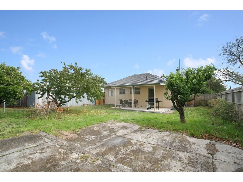 8 Weabra Court, Chadstone VIC 3148