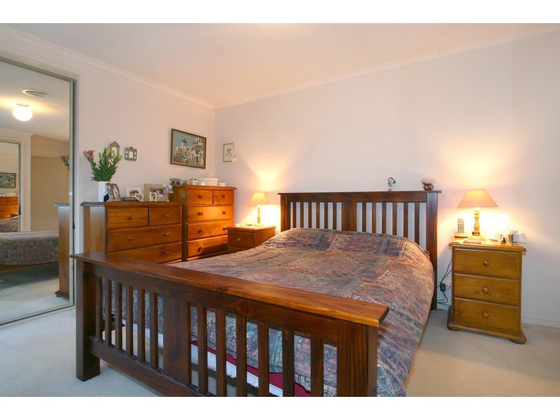 19 Brindalee Mews, Chadstone VIC 3148