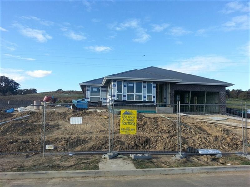 75 Botanic Way, Orange NSW 2800