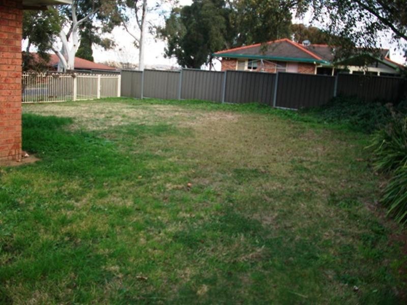 1 Blackmans Close, Orange NSW 2800