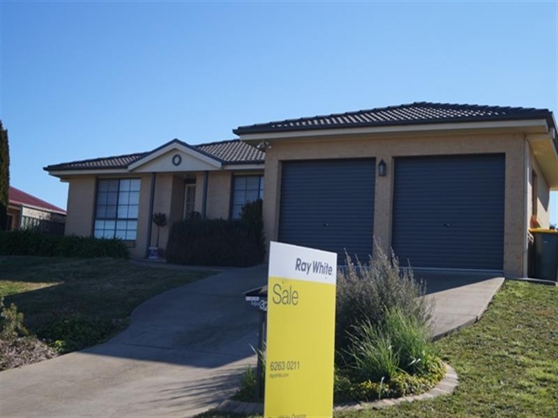 32 Quinlan Run, Orange NSW 2800
