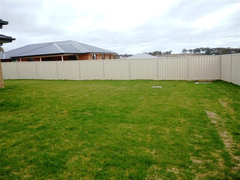 6 Molloy Drive, Orange NSW 2800