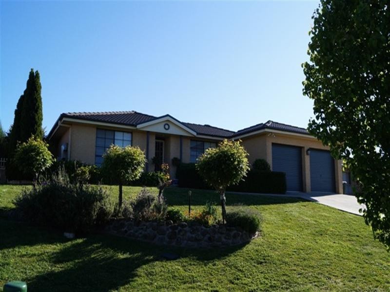 32 Quinlan Run, Orange NSW 2800