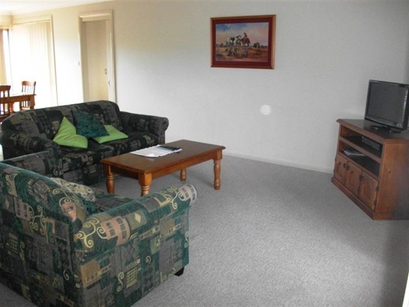 2-4 Covent Close, Orange NSW 2800