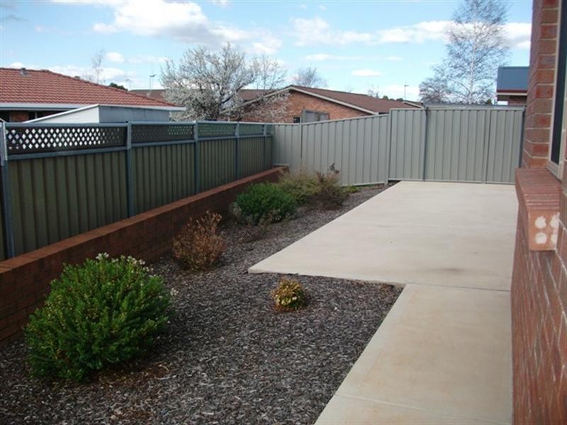 22-4 Covent Close, Orange NSW 2800